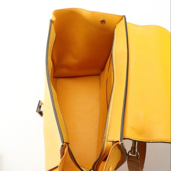 Céline Trapeze Bag Medium in Yellow - Picture 5 of 9